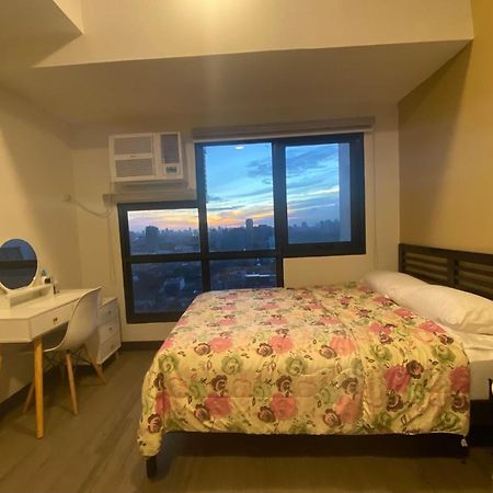 케손시티 Cozy Fully Furnished Qc Studio With Skyline View 아파트 호텔 외부 사진